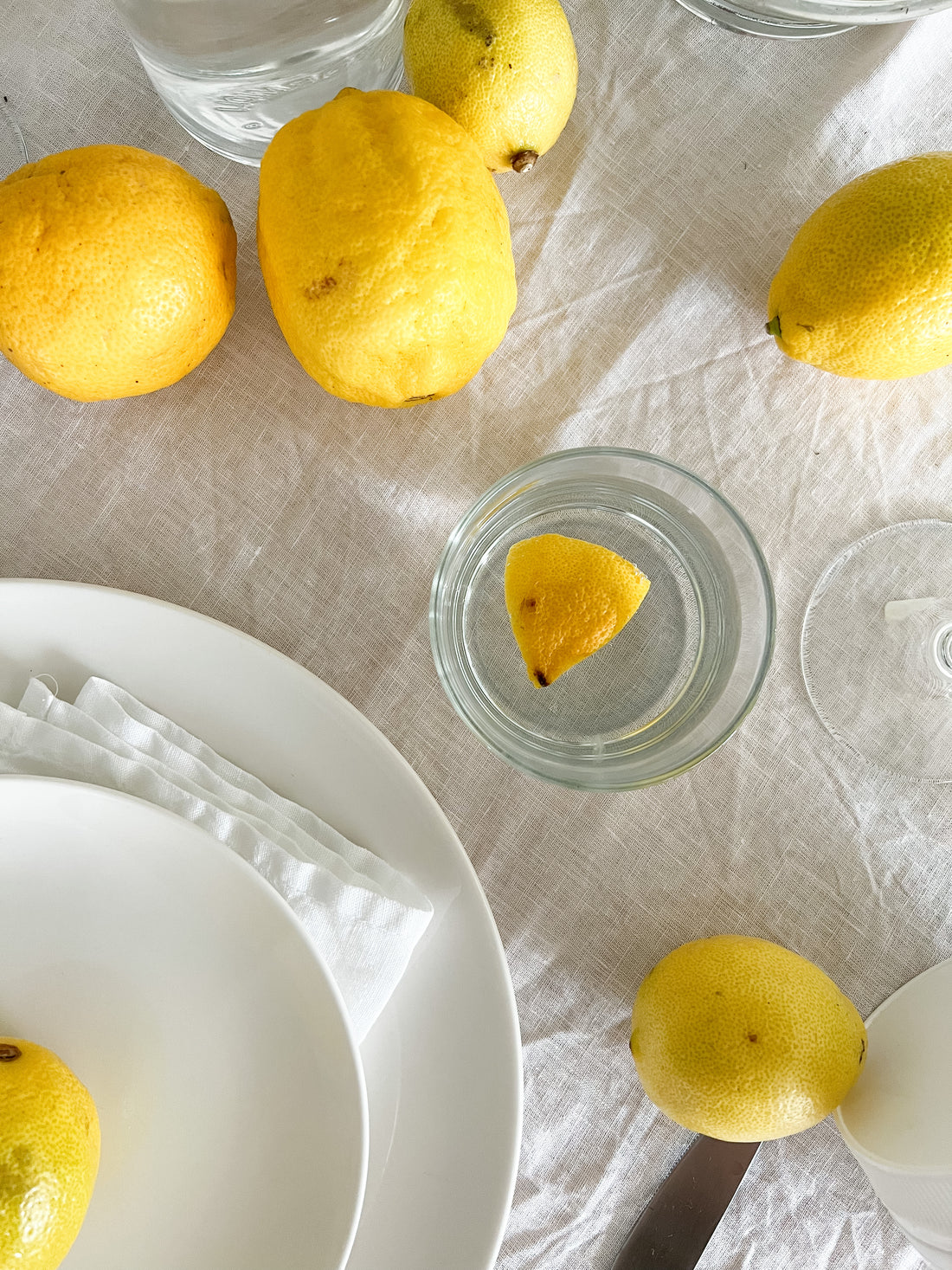 5 Reasons to Start Your Day with a Glass of Lemon Water